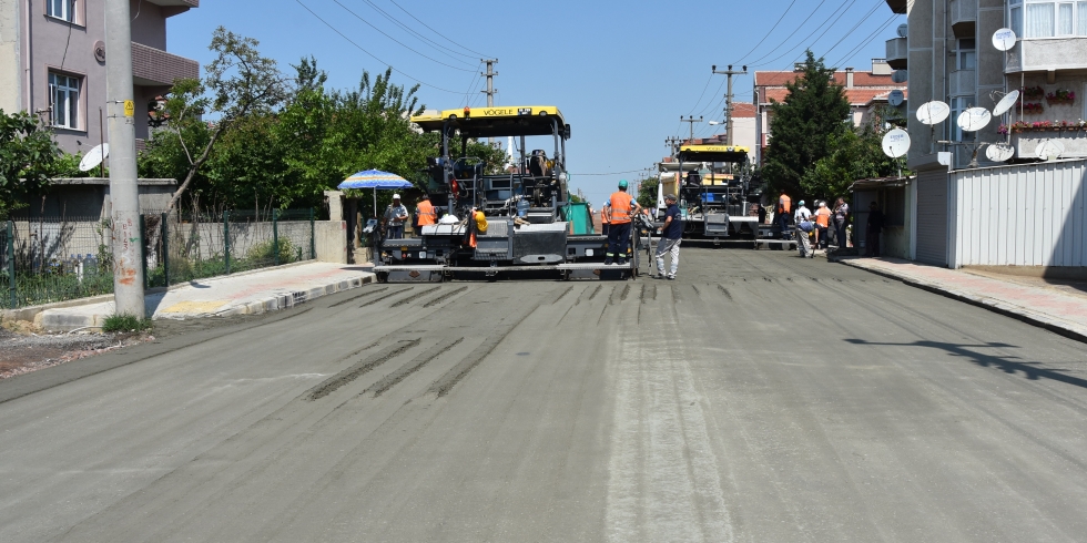Ergene İlçemizin, Yeşiltepe Mahallesi, İsmail CEM Caddesinde Başlattığımız, Kaldırım Ve (SSB) Beton Yol Yapımı Çalışmalarımız Tamamlandı.