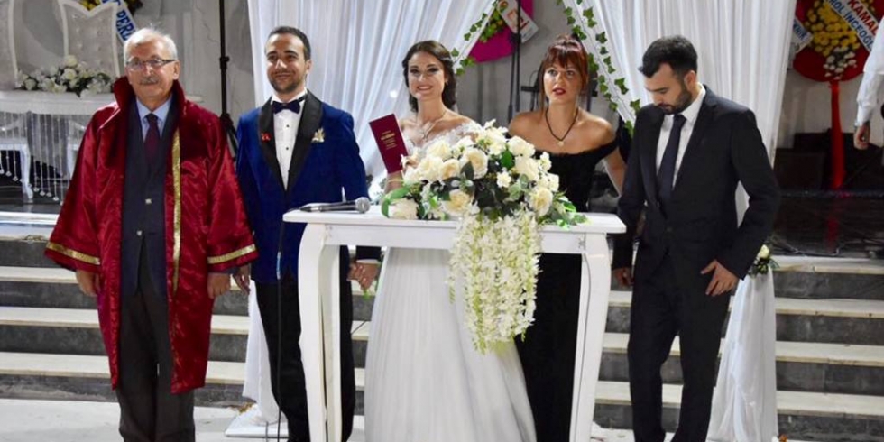 Başkan Kadir Albayrak Erhan ve Tuba Çiftinin Nikahına Katıldı