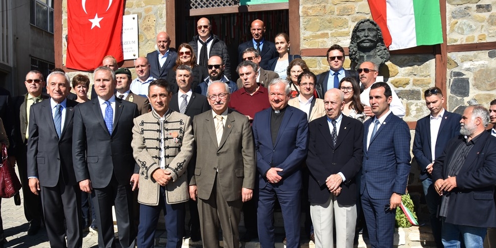 Başkan Albayrak Rakoczi Müzesi Önünde Düzenlenen Çelenk Sunma Törenine Katıldı