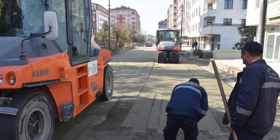 Çerkezköy İlçemizin, Kızılpınar Mahallesi, Çorlu Caddesinde, (SSB) Beton Yol Yapım Çalışmalarımız Başladı.