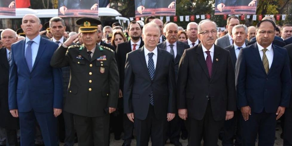 Başkan Kadir Albayrak Çelenk Sunma Törenine Katıldı