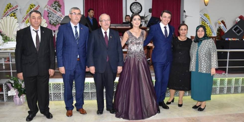 Başkan Albayrak Elif Uysal ile Efrahim Eligül Çiftinin Nişan Törenine Katıldı