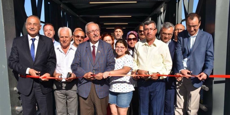 Süleymanpaşa İlçesinde Üst Geçit Projesi Tamamlanarak Hizmete Açıldı