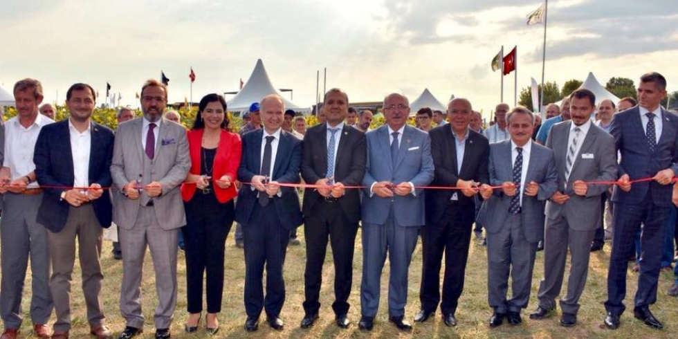 Başkan Albayrak Karaevli Tarım ve Teknoloji Günleri Fuarının Açılışına Katıldı
