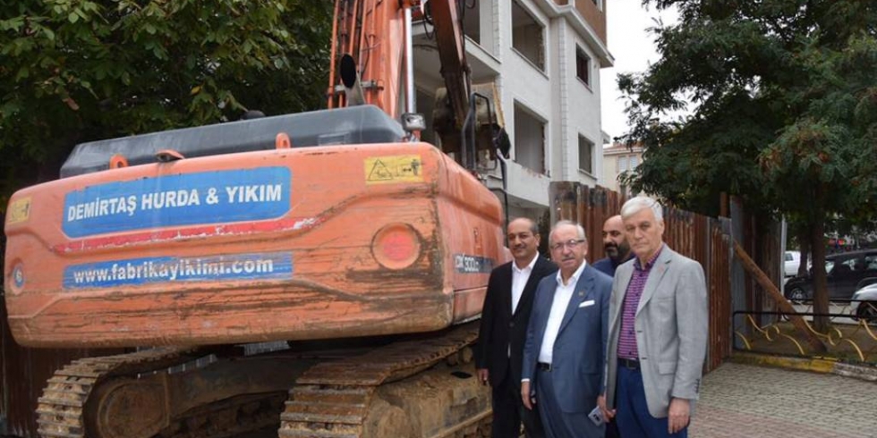 Süleymanpaşa İlçesinde Meydan Projesi Kapsamında Yapılan Yıkım Çalışması İncelendi