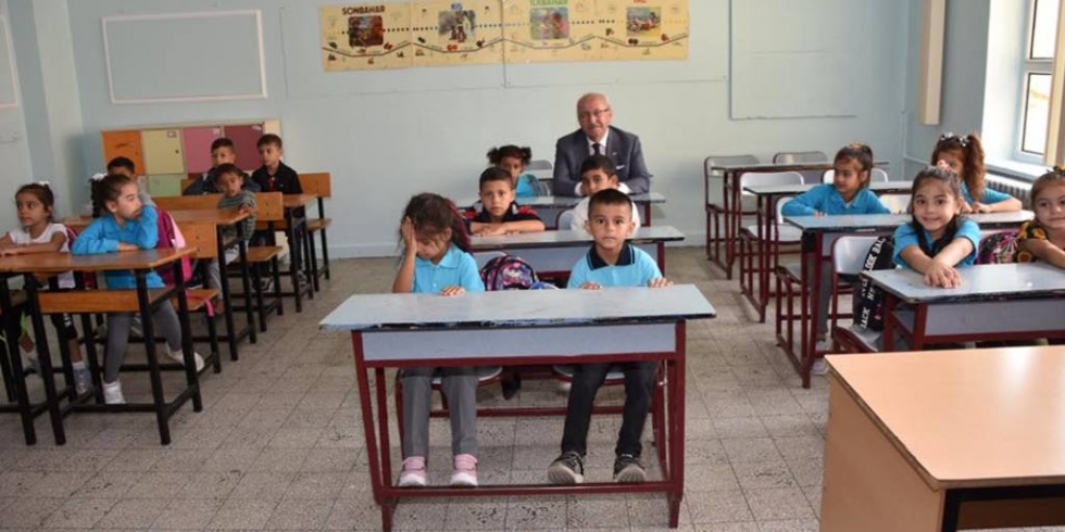 Başkan Kadir Albayrak Öğrencilerin Okul Sevincine Ortak Oldu