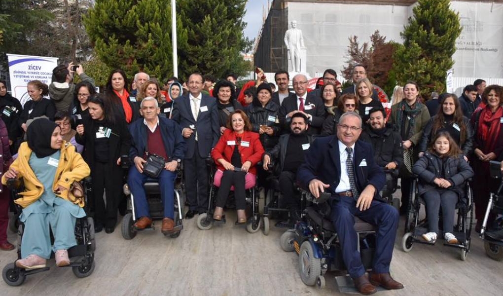 Başkan Albayrak 3 Aralık Dünya Engelliler Günü Çelenk Sunma Törenine Katıldı