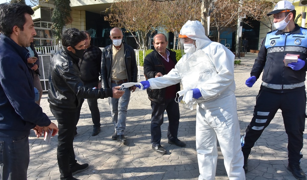Büyükşehir Belediyesi Maske Dağıtımına Başladı