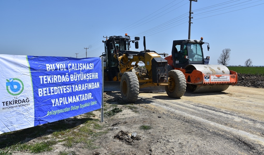 Kapaklı-Pınarça Arasında Beton Yol Çalışmaları Başladı