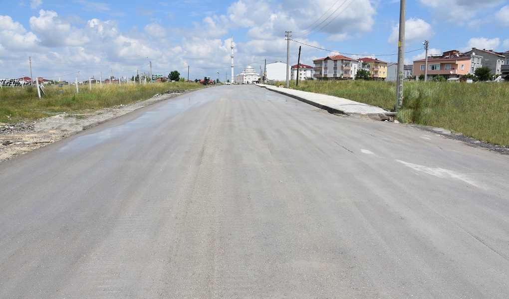 Kapaklı İlçesi Fatih ve Aynur Caddelerindeki Beton Yol Yapım Çalışmaları Tamamlandı
