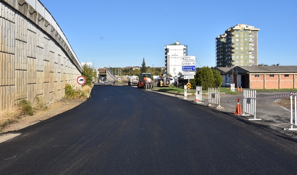 Büyükşehir Belediyesi Yol Yapım Çalışmalarına Devam Ediyor