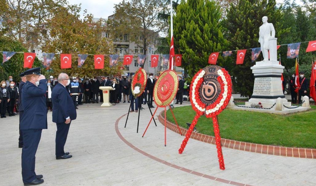 10 Kasım Atatürk'ü Anma Günü Dolayısıyla Çelenk Sunma Töreni Düzenlendi