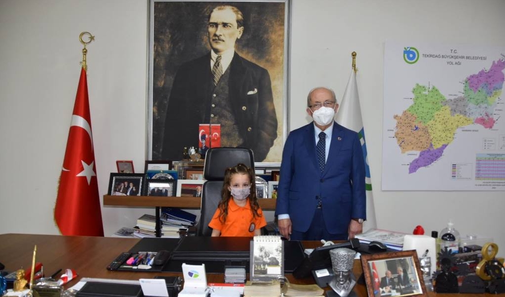 Başkan Albayrak 23 Nisan'da Makamını Küçük Ece Biçer'e Devretti