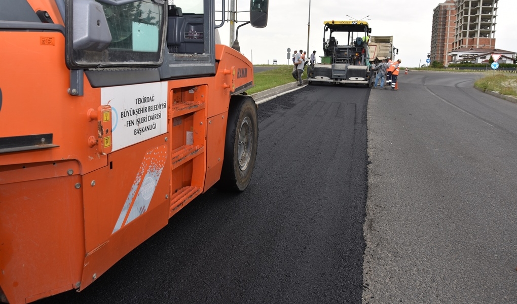 Çorlu İlçemizin, Salih Omurtak caddesi, Çetin Emeç Bulvarı ve Bülent Ecevit Bulvarında BSK sıcak asfalt Yol onarım ve Bakım tamamlandı.