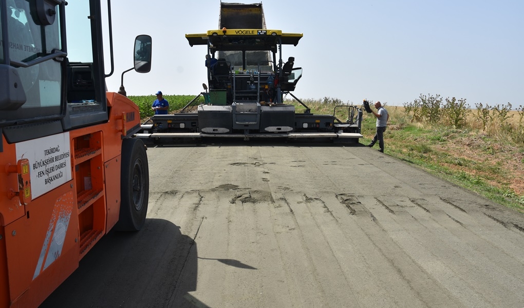 Marmaraereğlisi merkez ile Yakuplu Mahallesi arası ssb beton yol serim çalışmalarımız tamamlandı.