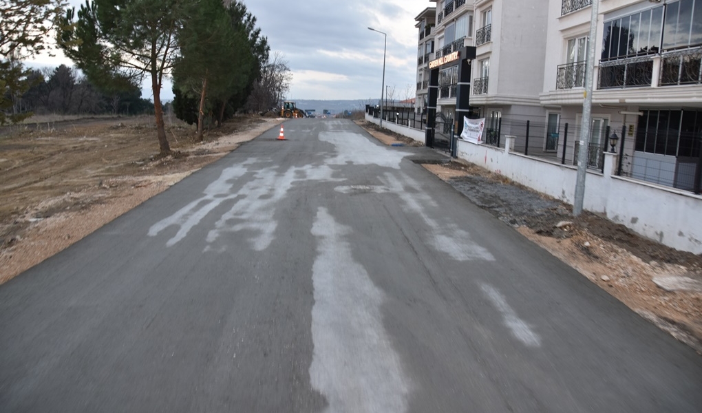 Süleymanpaşa İlçemizin, Topçu Caddesinde başlattığımız ssb beton yol serim çalışmalarımız tamamlandı.