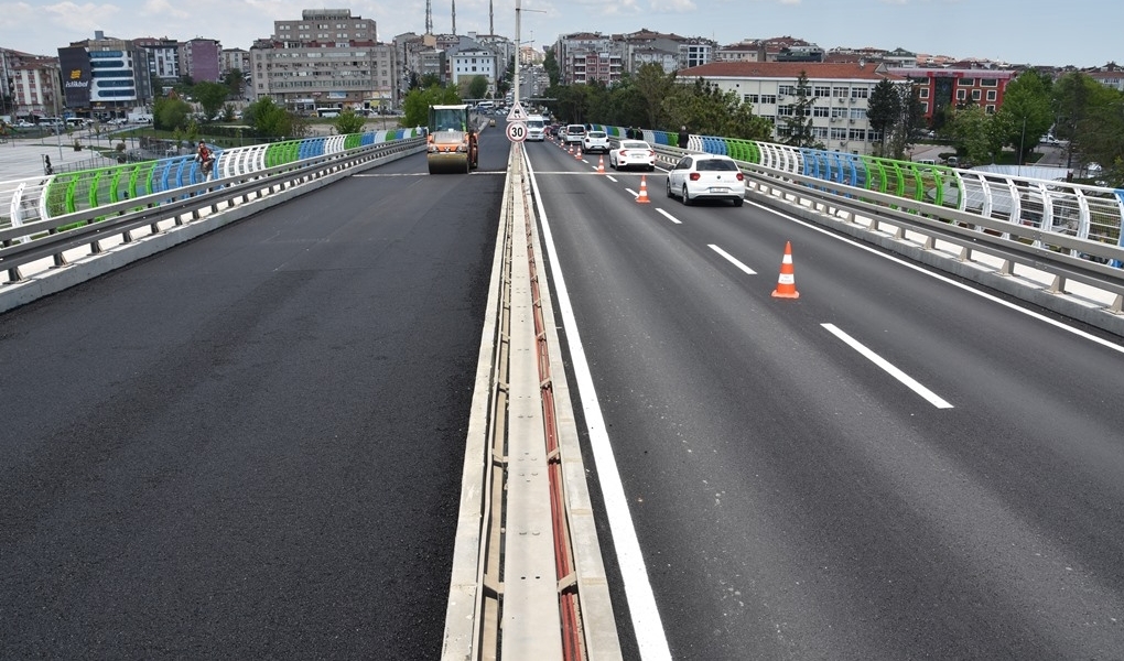 Çerkezköy İlçemizin, ATATÜRK viyadüğünde başlattığımız bsk sıcak asfalt yol yapım çalışmalarımız tamamlandı.