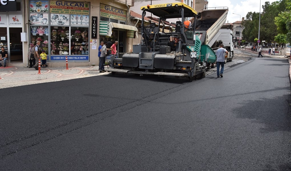 Hayrabolu İlçemizin, Alpullu Caddesinde başlattığımız BSK Sıcak asfalt yol yapım ve bakım, onarım çalışmalarımız tamamlandı.
