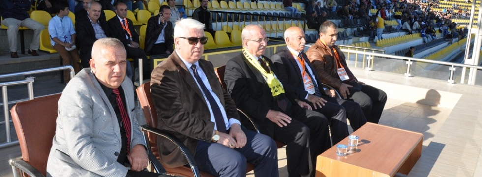 Başkan Albayrak  Çınarlıspor'u Yenen Tekirdağspor Yönetici ve Futbolcularını Kutladı