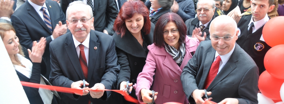 Başkan Albayrak, Süleymanpaşa Belediyesi Sosyal Yardım Mağazasının Açılışına Katıldı