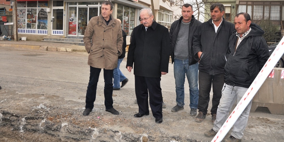 Başkan Albayrak Altınova Mahallesinde İncelemelerde Bulundu