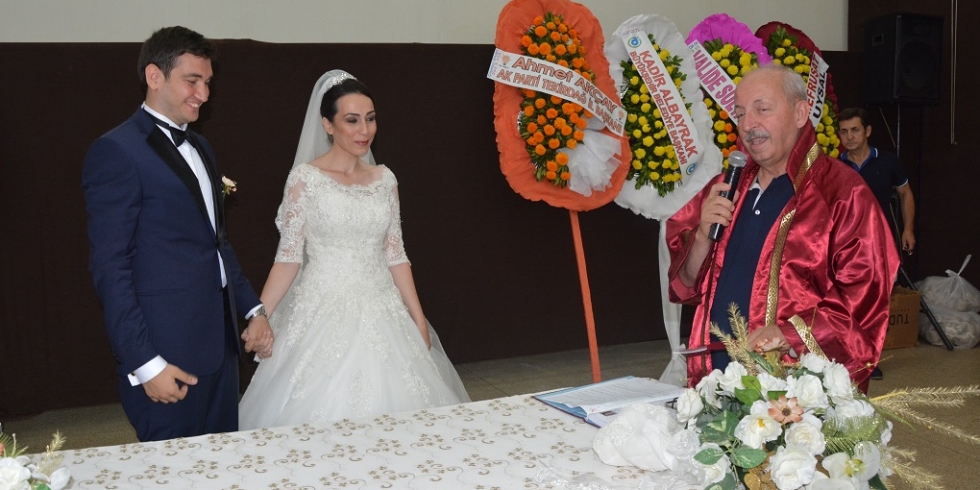Başkan Albayrak, Pınar Yılmaz ve Mustafa Şen Çiftinin Nikahını Kıydı