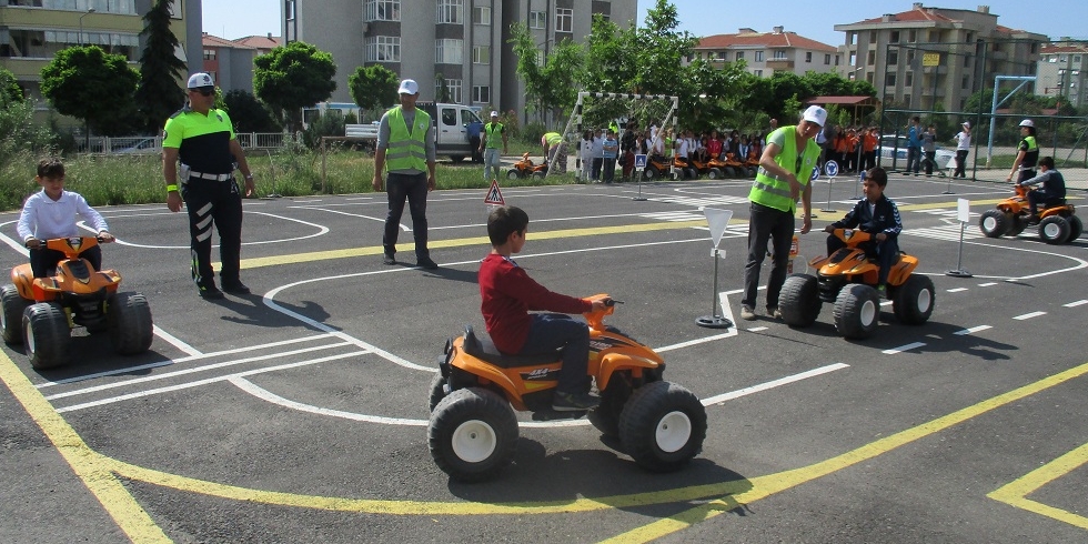 İlkokul Öğrencilerine Yönelik Trafik Eğitimleri Başladı