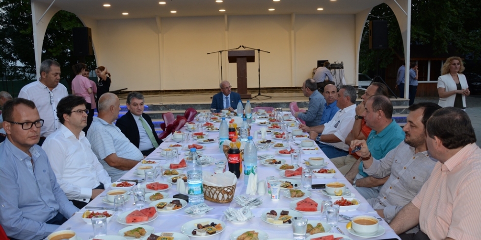 Başkan Albayrak Esnaf ve Sanatkarlar Odasının İftar Yemeğine Katıldı