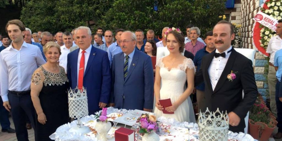 Başkan Albayrak Ozan Çoban ile Ezgi Şahin'in Nikah Törenine Katıldı