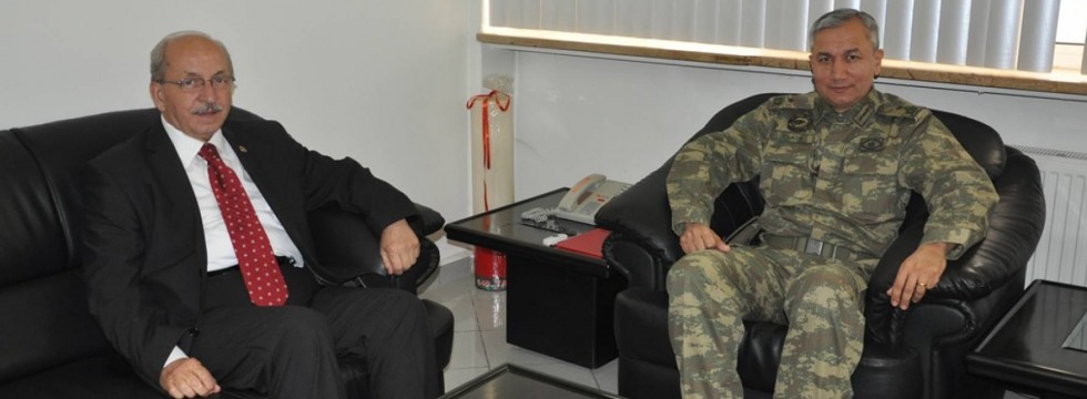 Büyükşehir Belediye Başkanı Kadir Albayrak Tugay Komutanı Halil Erkek'i Ziyaret Etti  