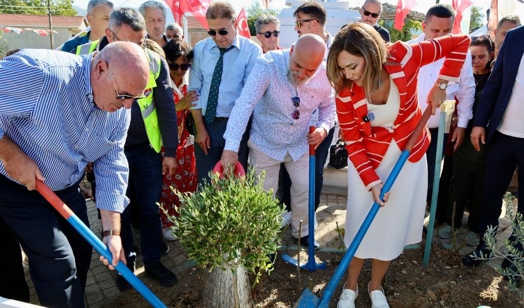 YOLLARI BİR ASIR ÖNCE AYRILAN MÜBADİL TORUNLARI SEMETLİ'DE AYNI SOFRADA BULUŞTU